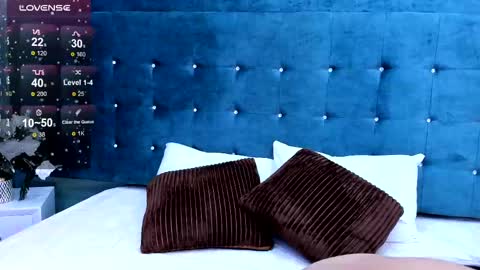 Snapshot of ambercollinns chatting on 03-10-25, 11:32 Amber Collins online show from 03-10-25, 11:32