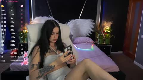 Anna online show from 05-20-26, 05:57
