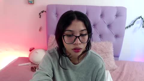 Snapshot of amberjeong chatting on 01-25-25, 12:27 Amber Jeong online show from 01-25-25, 12:27