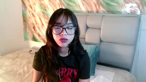 Snapshot of amberjeong chatting on 03-01-25, 10:31 Amber Jeong online show from 03-01-25, 10:31