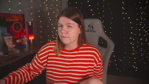 Snapshot of amberlyyy chatting on 10-28-25, 03:54 my name is Sonya but you can call me your favorite girl 3 online show from 10-28-25, 03:54