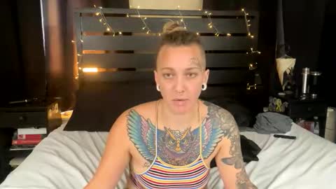 Amberneddie online show from 11-10-25, 05:01