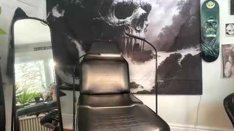 Amberneddie online show from 11-11-25, 06:08