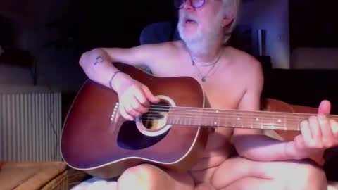 Snapshot of amberr11 chatting on 12-21-25, 11:23 Amberr11 online show from 12-21-25, 11:23