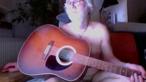 Snapshot of amberr11 chatting on 01-13-26, 11:32 Amberr11 online show from 01-13-26, 11:32