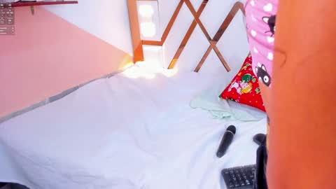 Snapshot of amberr_sweett chatting on 12-18-24, 10:35 Amber online show from 12-18-24, 10:35