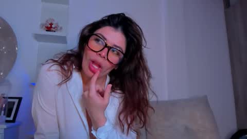 Amber Redzee online show from 11-16-25, 12:05