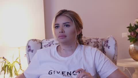 Amberseyes online show from 01-22-25, 01:21