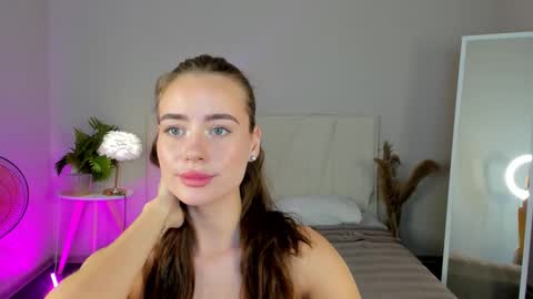 Snapshot of ameli_povilainn chatting on 10-08-25, 10:35 Ameli online show from 10-08-25, 10:35