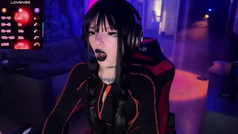 Amelia Aley  online show from 11-02-25, 10:50