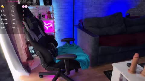 Amelia Aley  online show from 03-18-26, 10:18