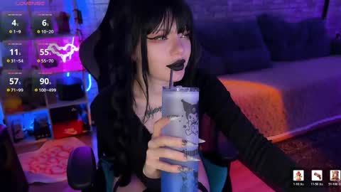 Amelia Aley  online show from 04-22-26, 10:06