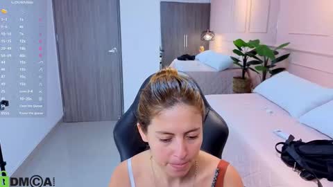 AMELIA online show from 11-19-25, 11:43