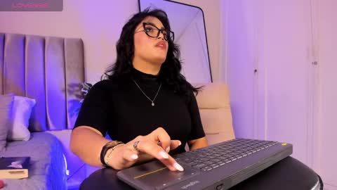 MISS AMELIA online show from 07-17-26, 06:13