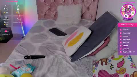 Snapshot of amelia_petite chatting on 07-24-26, 09:24 Amelia online show from 07-24-26, 09:24