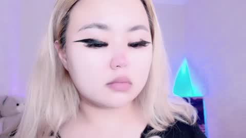 Snapshot of amelia_sunlight chatting on 12-16-24, 03:40 Amelia online show from 12-16-24, 03:40