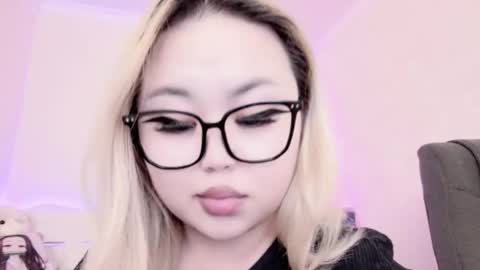 Snapshot of amelia_sunlight chatting on 02-11-25, 03:50 Amelia online show from 02-11-25, 03:50