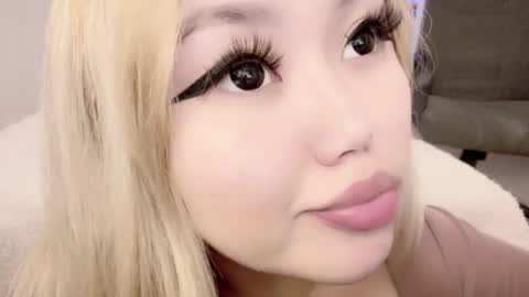 Snapshot of amelia_sunlight chatting on 02-28-25, 04:10 Amelia online show from 02-28-25, 04:10