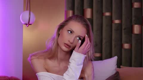 Amelia online show from 11-20-25, 05:29