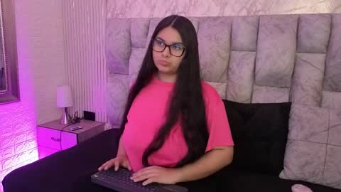 AMELIA CASTELL  online show from 04-17-26, 01:25