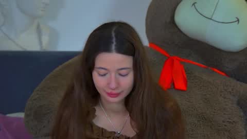 Amelia online show from 10-21-25, 07:03