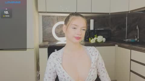 Snapshot of ameliahopkins chatting on 05-31-26, 09:49 5th day here my name Jennie online show from 05-31-26, 09:49