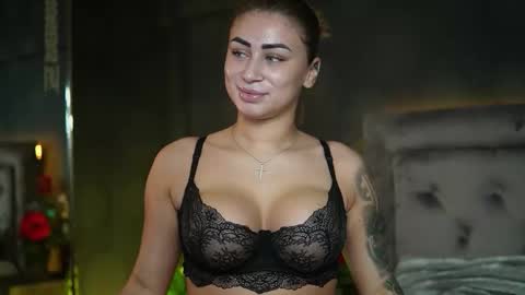  Amelia  online show from 11-24-25, 08:08