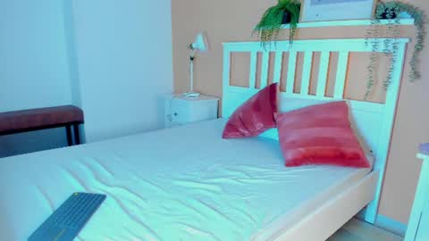 amelialaurent_ online show from 06-26-26, 07:51