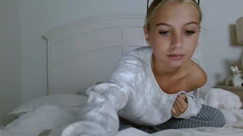 Snapshot of amelialombardi chatting on 05-28-26, 01:36 Amelia Lombardi online show from 05-28-26, 01:36