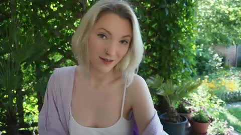 Call me Pixie or Amy xxx online show from 05-20-26, 07:25