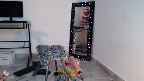 Snapshot of amelie_hills chatting on 01-28-25, 12:22 AMELIE online show from 01-28-25, 12:22