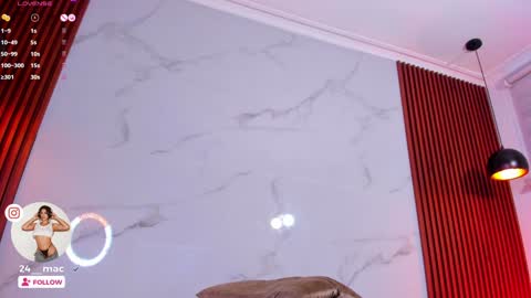 Snapshot of amelie_leigh chatting on 12-20-24, 07:55 Alejandra online show from 12-20-24, 07:55