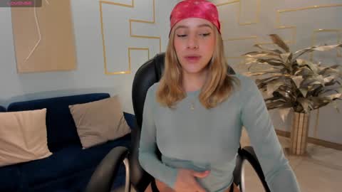 Amelie Graham online show from 12-28-24, 11:19