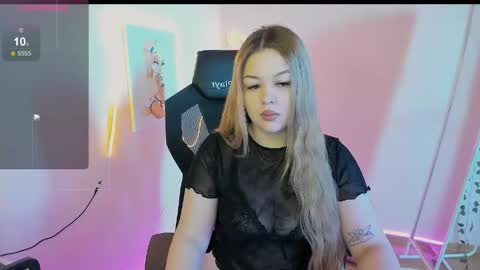 Amelie online show from 04-29-26, 01:21