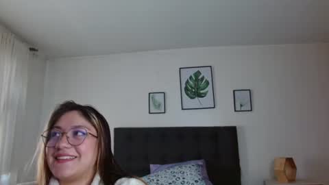 Amelie  online show from 07-10-26, 01:25
