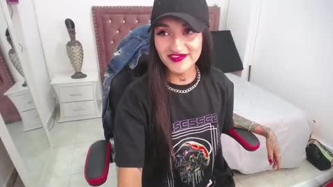 AMELIEROUS .. see you tomorrow  kisses online show from 01-14-25, 04:50