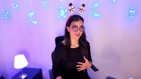 Snapshot of ameliie_saenz chatting on 12-14-24, 08:18 Ameli online show from 12-14-24, 08:18