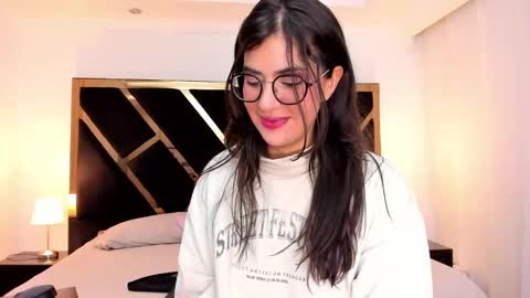 Snapshot of ameliie_saenz chatting on 02-04-25, 10:55 Ameli online show from 02-04-25, 10:55