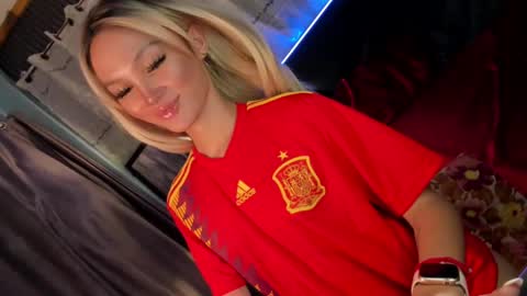 Snapshot of amelinckx chatting on 02-24-25, 10:03 amelinckx online show from 02-24-25, 10:03