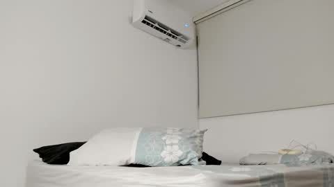 Snapshot of amellove chatting on 02-19-25, 01:18 Amelie gadotx ig online show from 02-19-25, 01:18