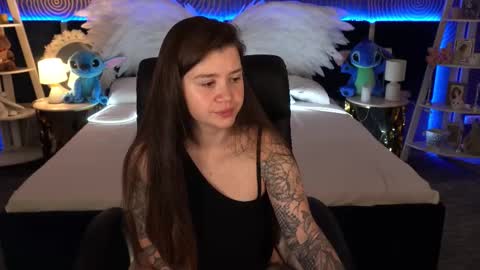 Snapshot of amellymillyy chatting on 11-12-25, 01:55 amellymillyy online show from 11-12-25, 01:55