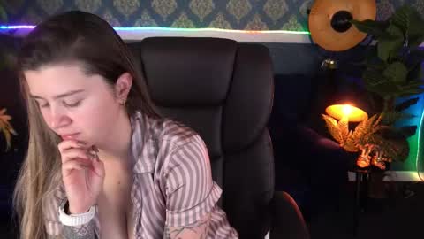 Snapshot of amellymillyy chatting on 11-17-25, 08:03 amellymillyy online show from 11-17-25, 08:03