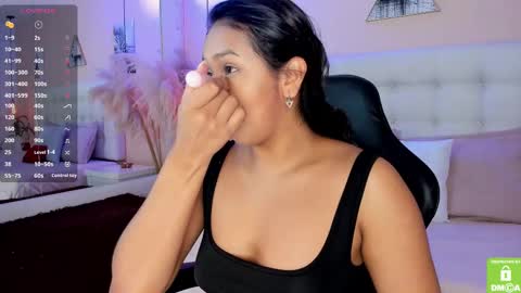 Snapshot of amelyamann chatting on 03-10-25, 12:37 online show from 03-10-25, 12:37