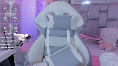 Snapshot of ametrix_ chatting on 03-08-25, 10:24 online show from 03-08-25, 10:24