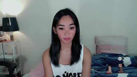 Snapshot of ami_lewis chatting on 10-23-25, 03:11 JOANNA online show from 10-23-25, 03:11