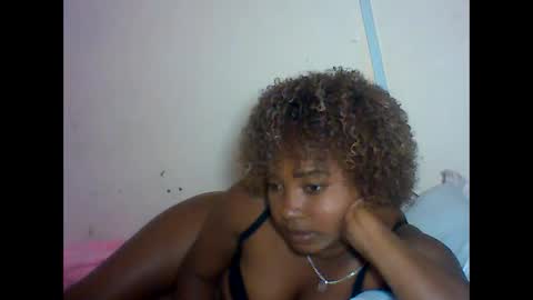 amielle_01 online show from 04-15-26, 03:52