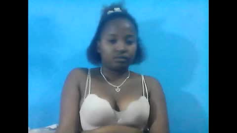 amielle_01 online show from 05-17-26, 05:09