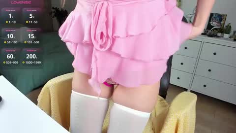 Snapshot of amilia4u chatting on 02-23-25, 04:17 A online show from 02-23-25, 04:17