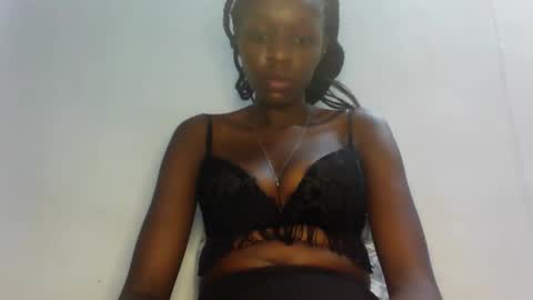 Snapshot of amina_babe chatting on 11-12-25, 09:03 Amina online show from 11-12-25, 09:03