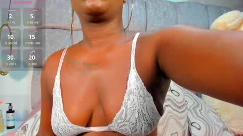 Amina online show from 11-24-25, 04:12